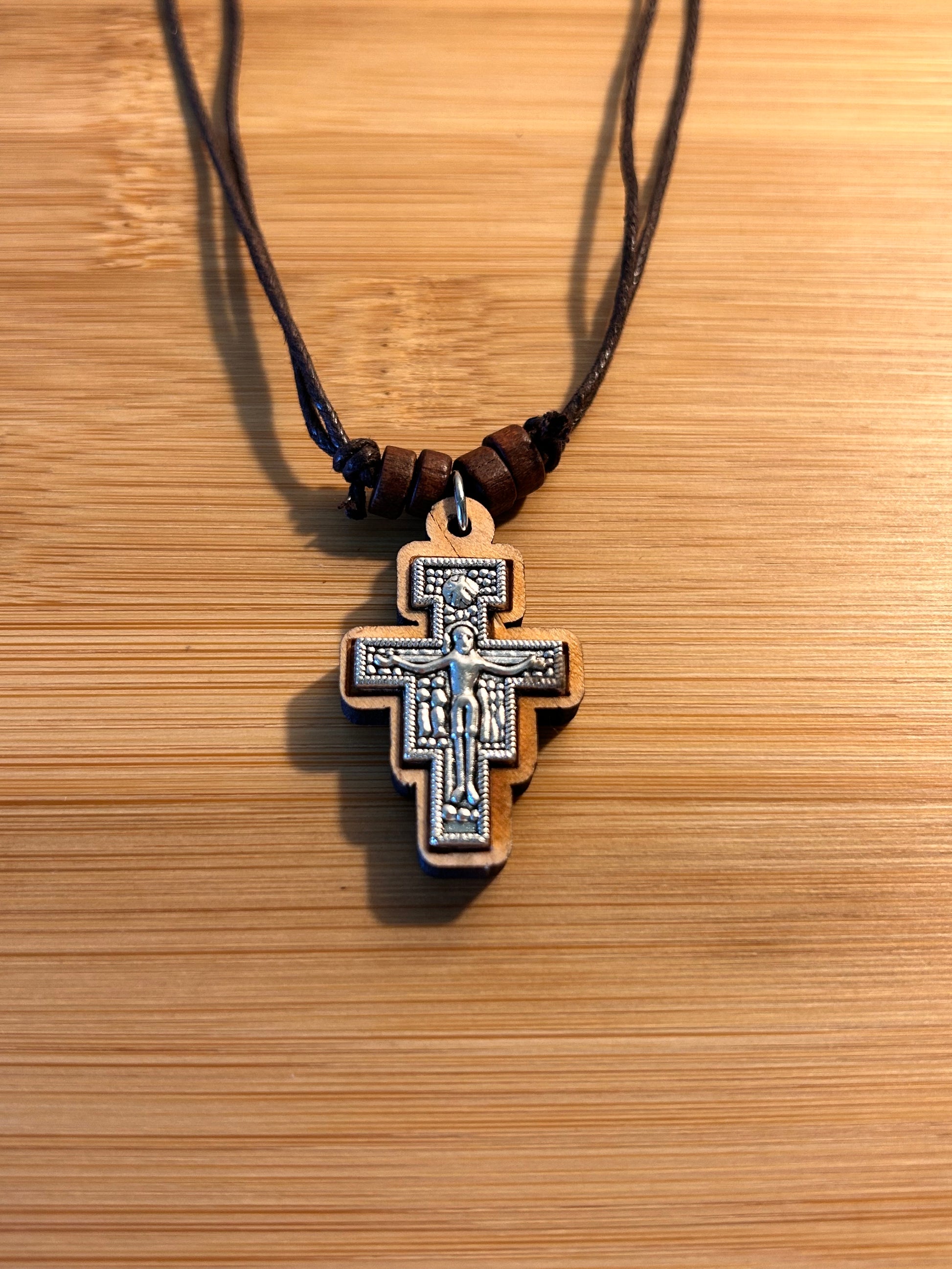 Collier avec croix