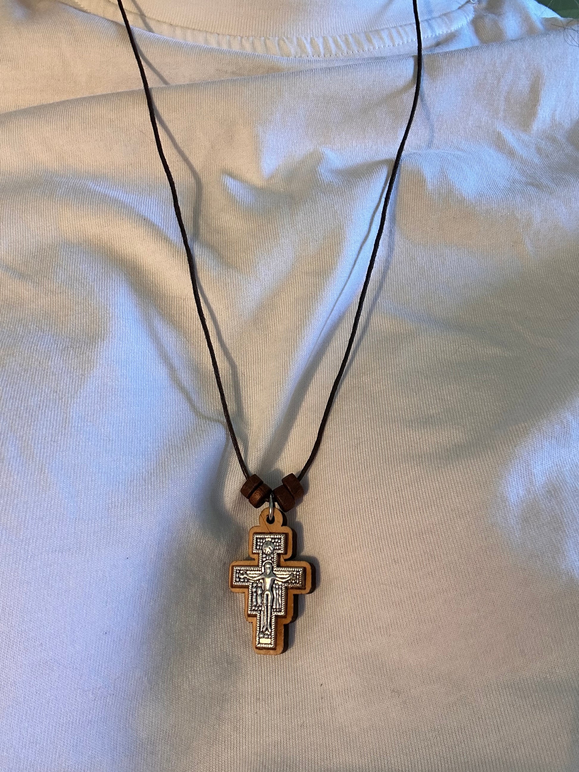 Collier avec croix